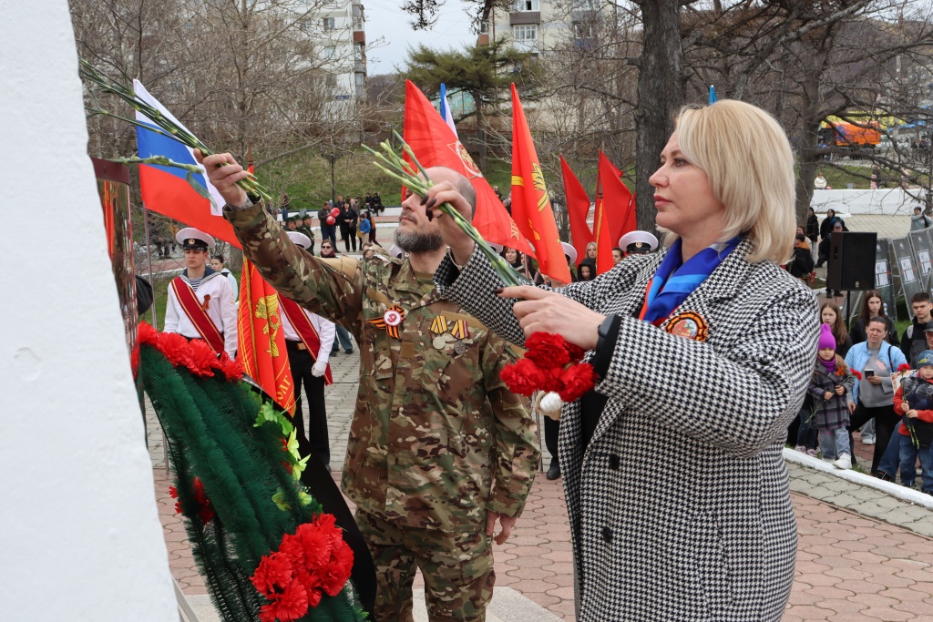 возложение цветов.JPG