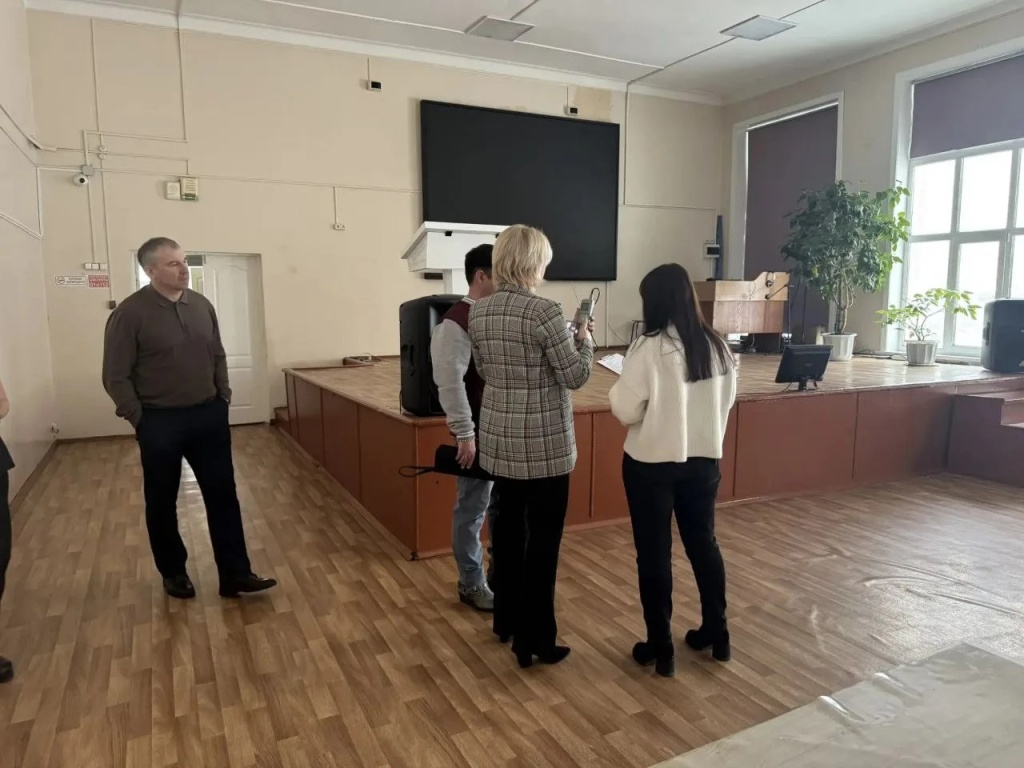 актовый зал.jpg